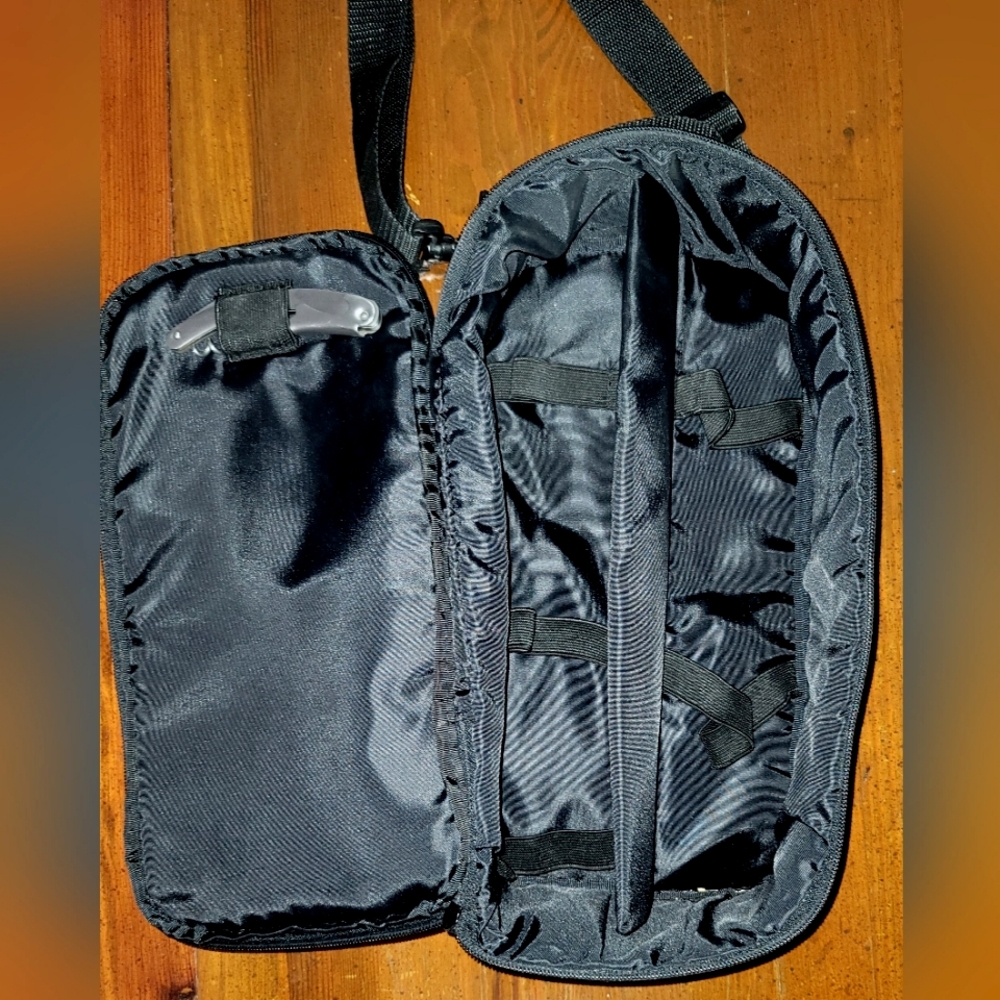 Wine Carrier, Two Bottles, Padded Divider, Opener